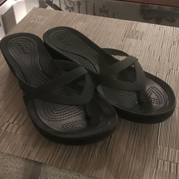 crocs isabella wedge flip